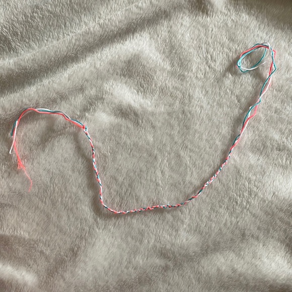 String bracelets - Picture 1 of 3